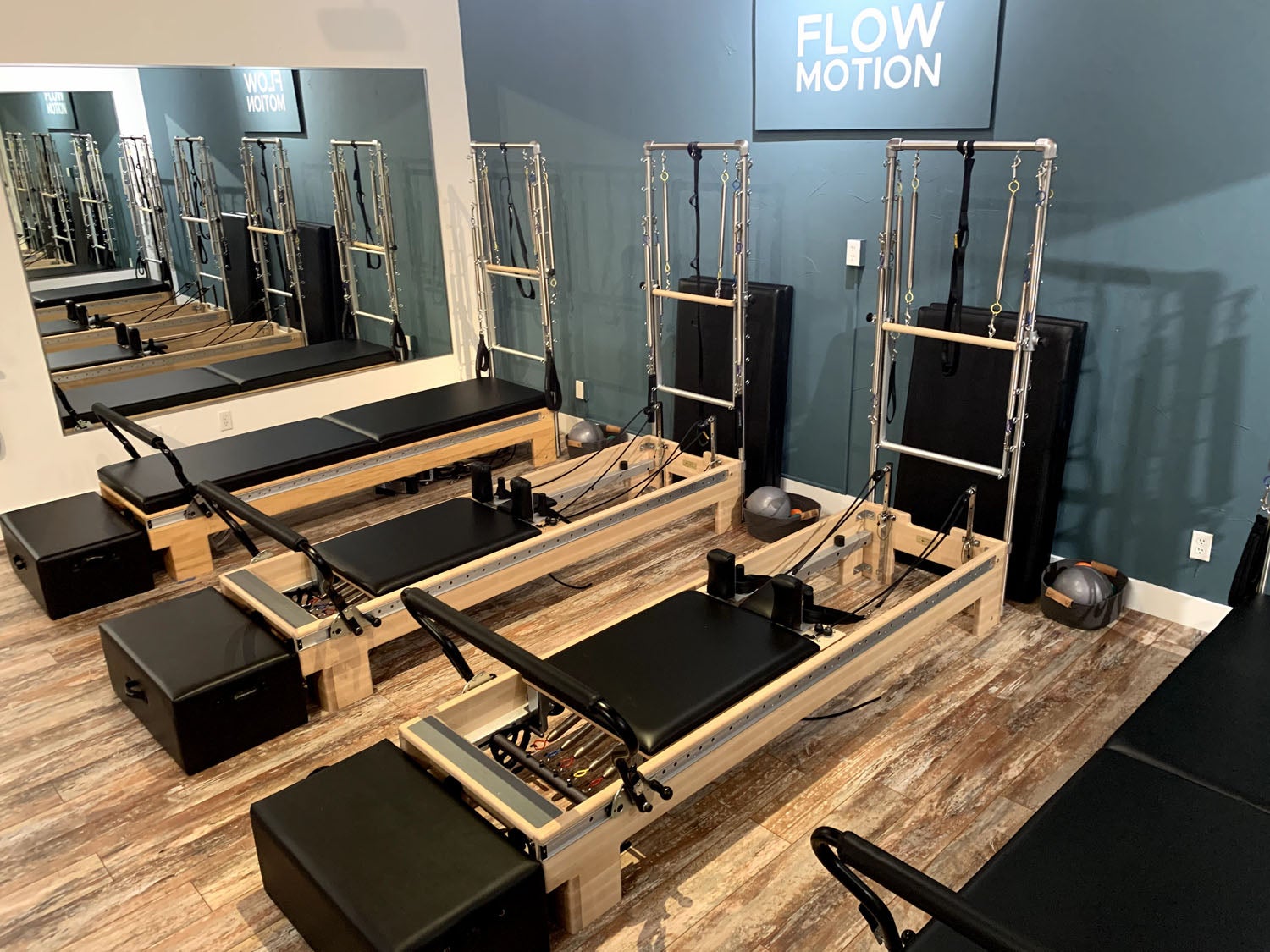 About | Flow Motion Studio